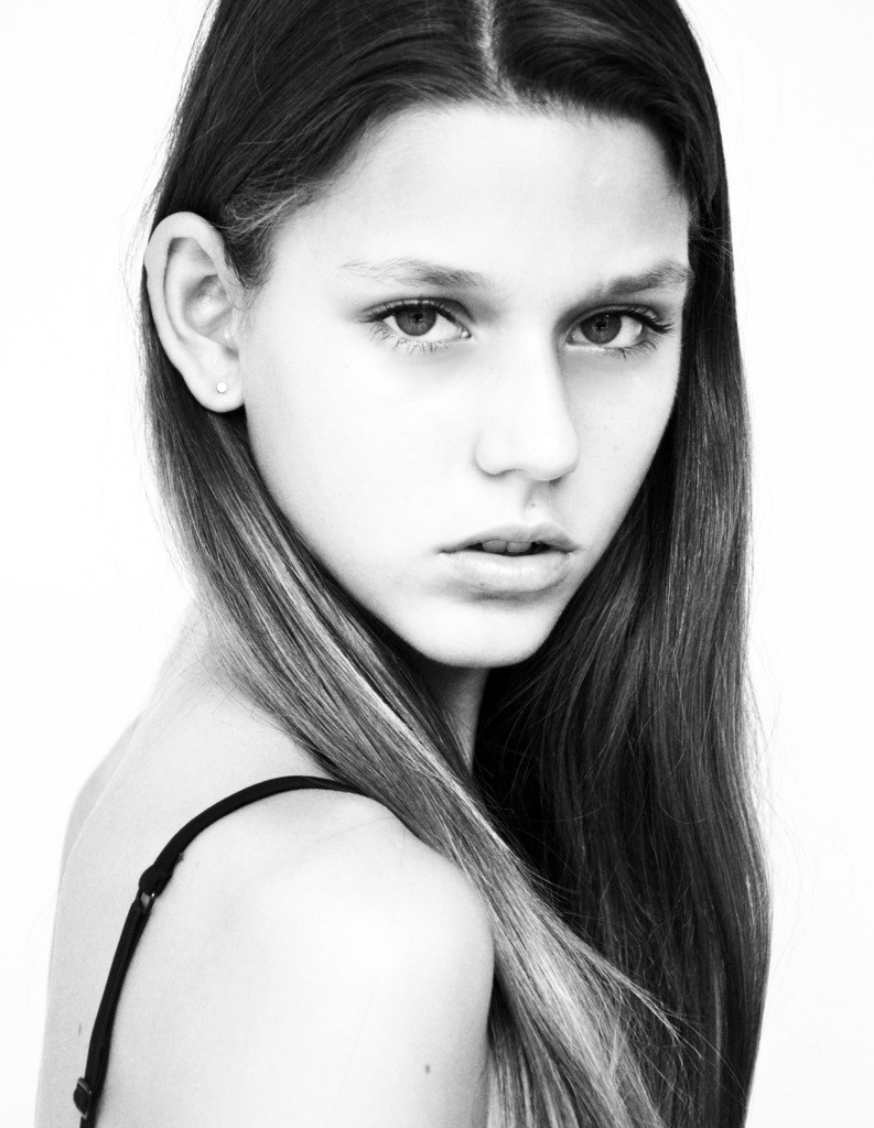 Photo of model Vivienne Rohner - ID 563224
