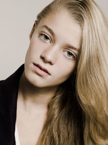 Photo of model Eva Hageraats - ID 320243