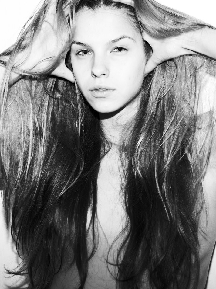 Photo of model Cristina Oltean - ID 322880