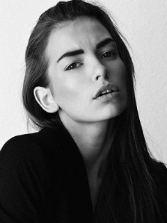 Eszther Boldov