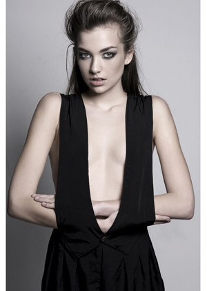 Photo of model Eszther Boldov - ID 375892