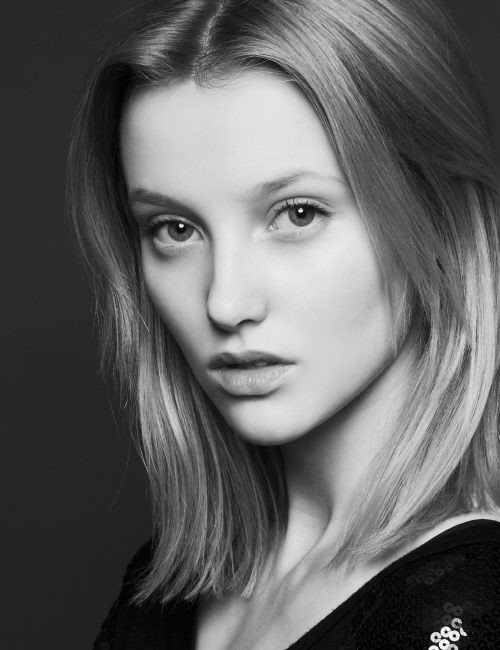 Photo of model Emily van Raay - ID 339600