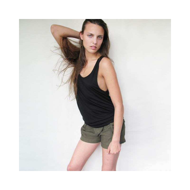 Photo of model Olivia Pires - ID 340872