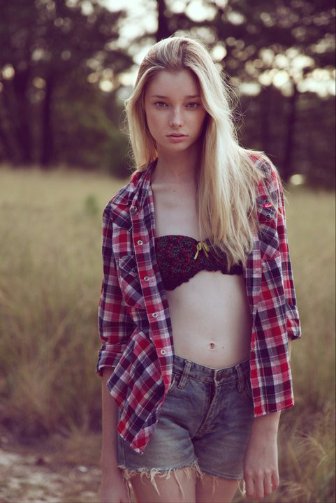 Photo of model Lydia Hunt - ID 342071