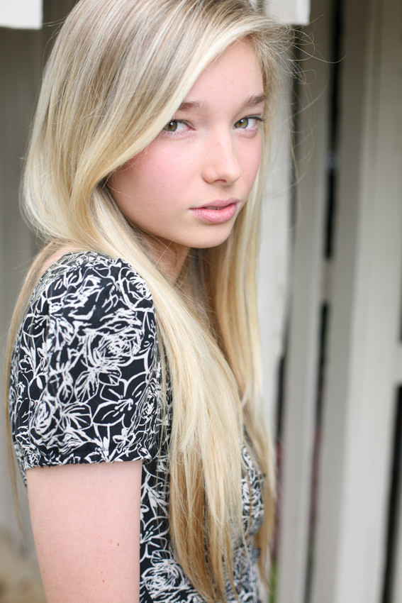 Photo of model Lydia Hunt - ID 342081