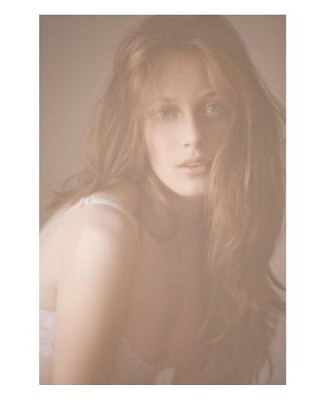 Photo of model Thairine García - ID 343530