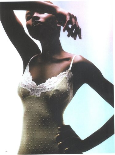 Photo of model Caroline Bwomono - ID 19436