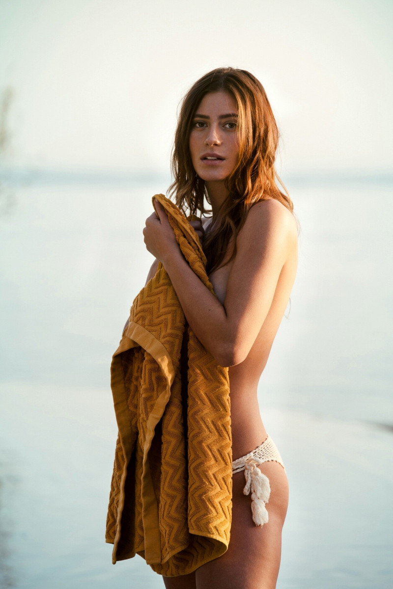 Photo of model Alejandra Guilmant - ID 676096