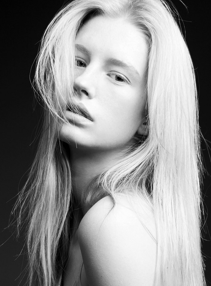 Photo of model Alice Cornish - ID 349958