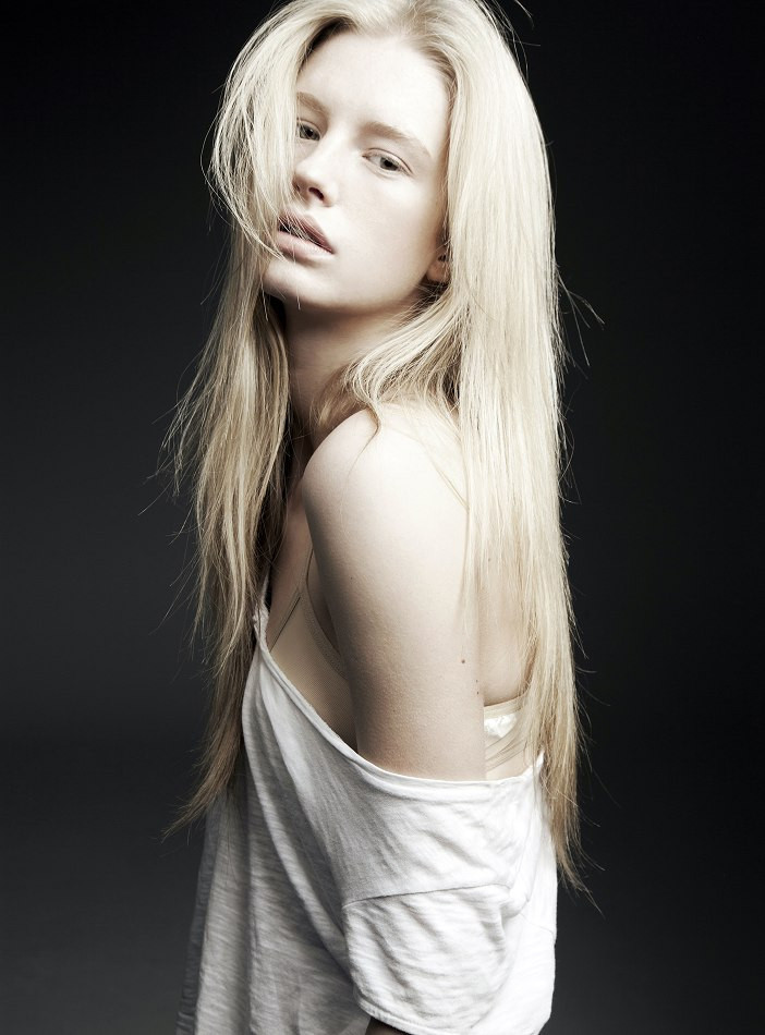 Photo of model Alice Cornish - ID 349970