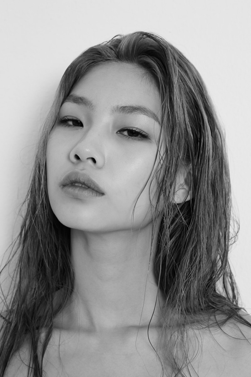 Photo of model HoYeon Jung - ID 567660