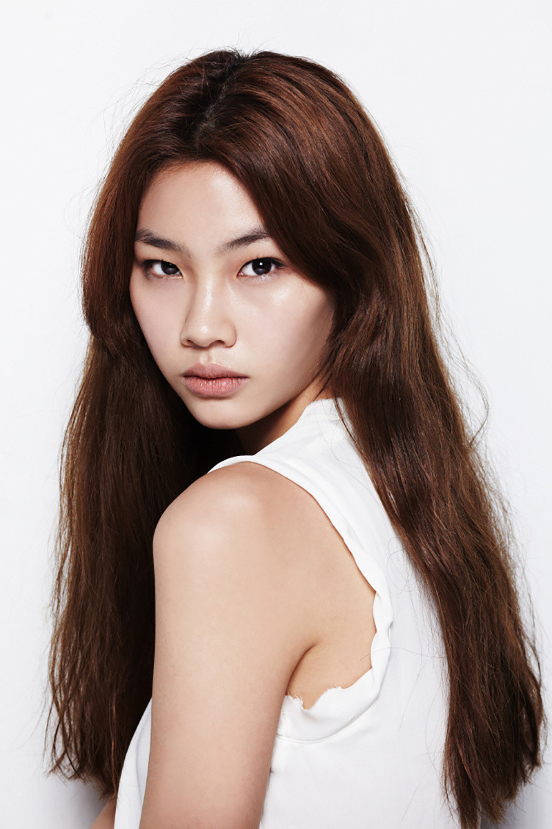 Photo of model HoYeon Jung - ID 567664