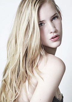 Photo of model Eva Lammers - ID 359797