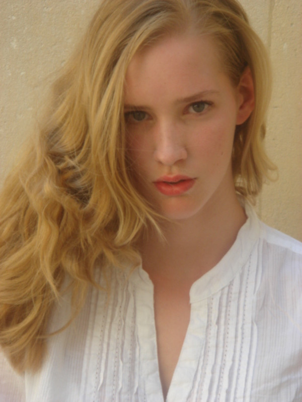 Photo of model Eva Lammers - ID 359798