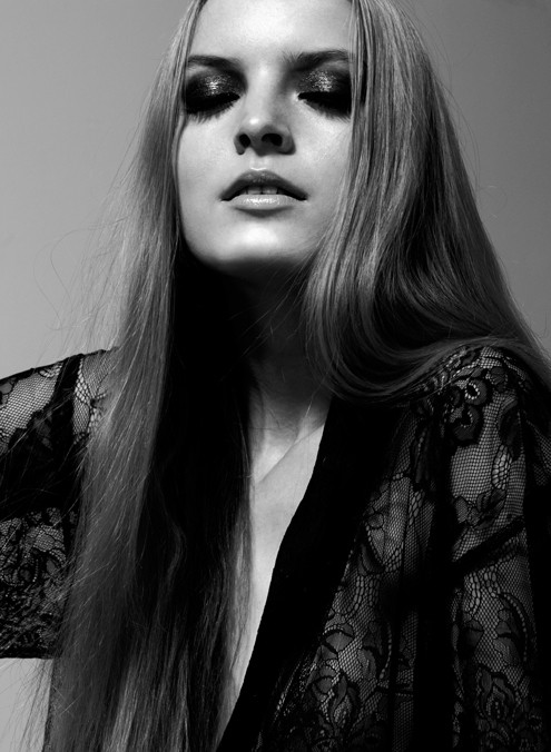 Photo of model Martine Schouten Hoogendijk - ID 374376