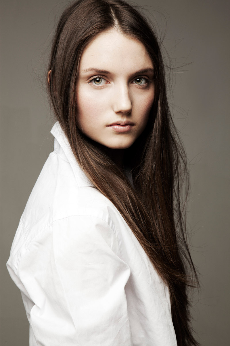 Photo of model Caitlin Dobson - ID 357739