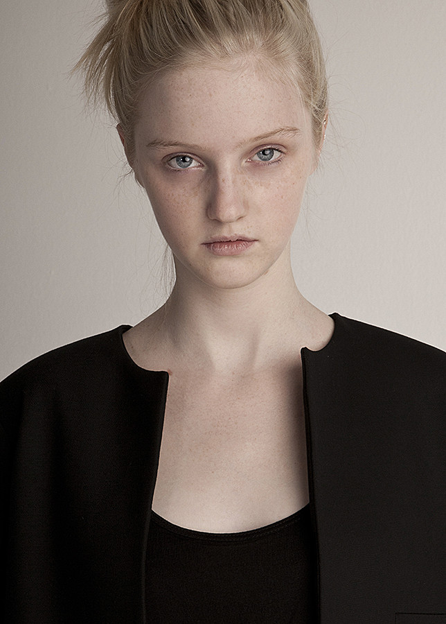 Photo of model Sabine Cozijnsen - ID 359727