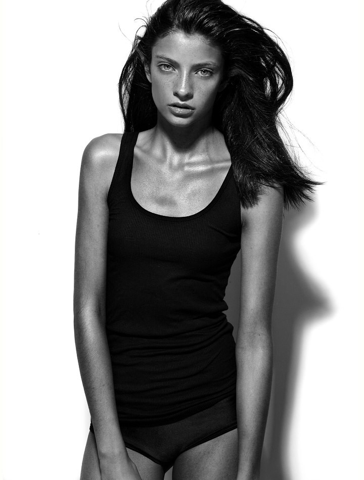 Photo of model Melina Martin - ID 365615