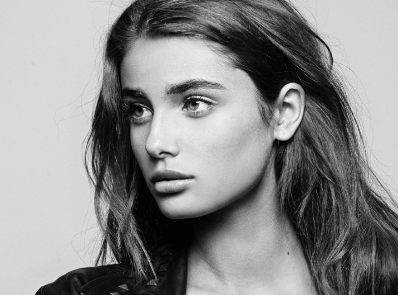 Photo of model Taylor Hill - ID 363666