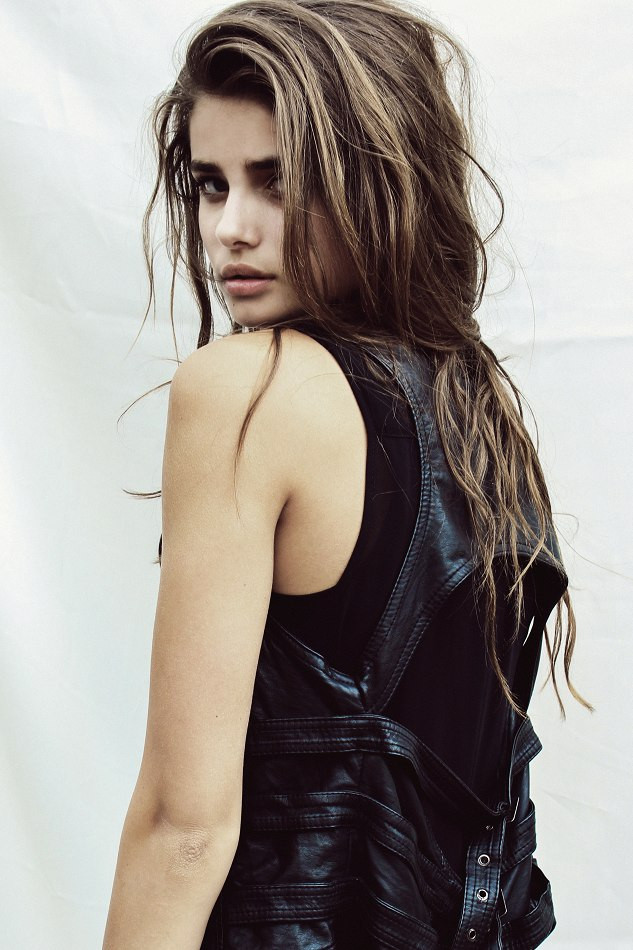 Photo of model Taylor Hill - ID 400570