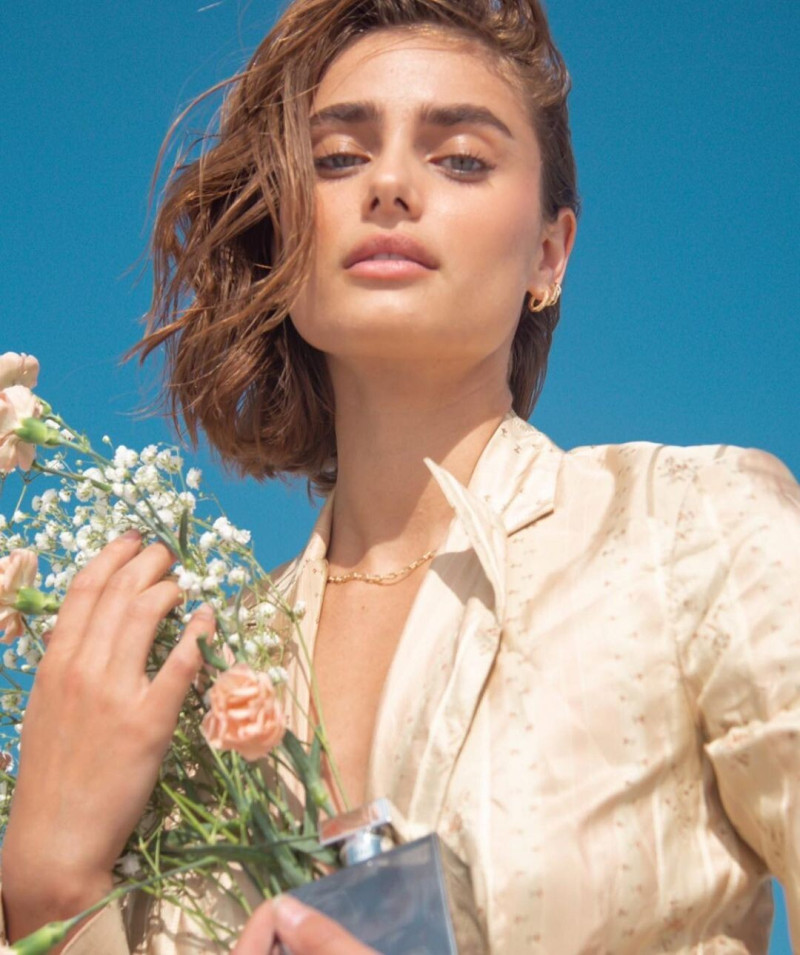 Photo of model Taylor Hill - ID 704714