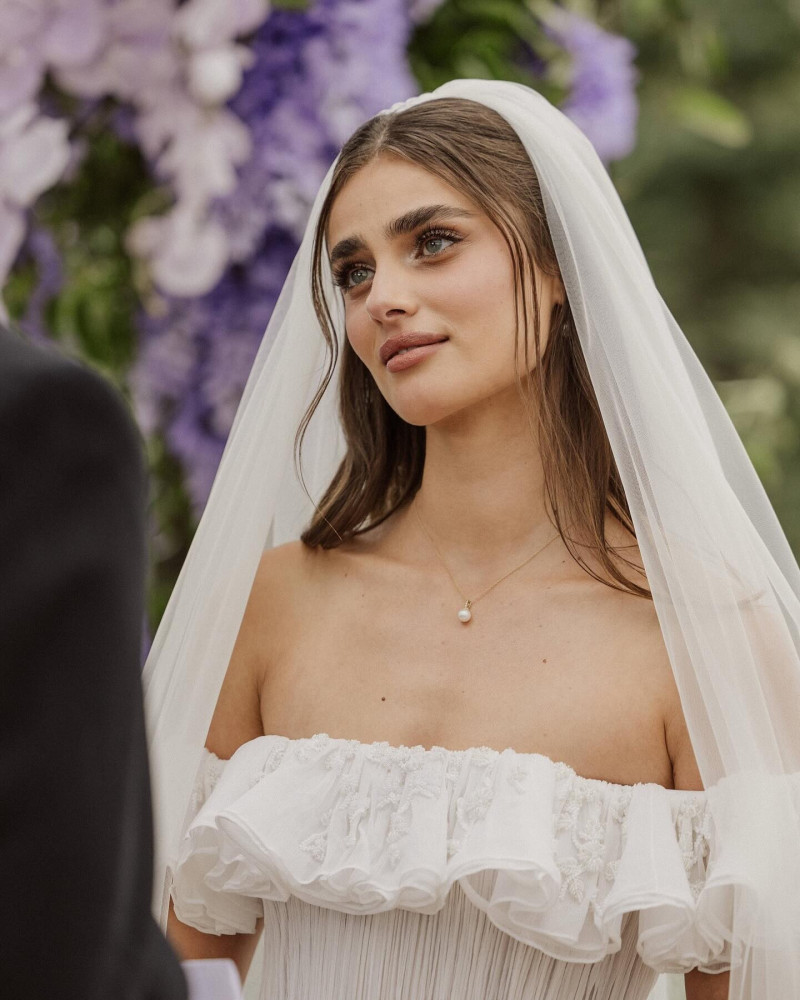 Photo of model Taylor Hill - ID 732140