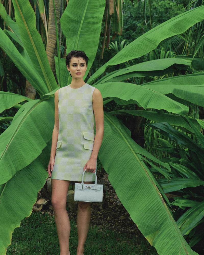 Photo of model Taylor Hill - ID 732153