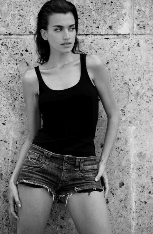 Photo of model Carolina Mejias - ID 401981