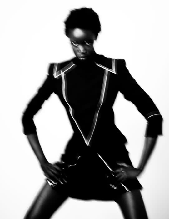 Photo of model Akuol de Mabior - ID 366370