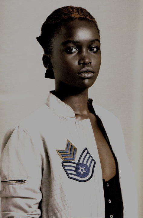 Photo of model Akuol de Mabior - ID 366371