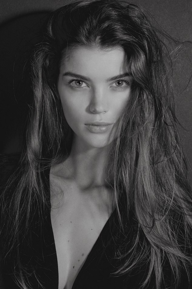 Photo of model Natasha Barnard - ID 394575