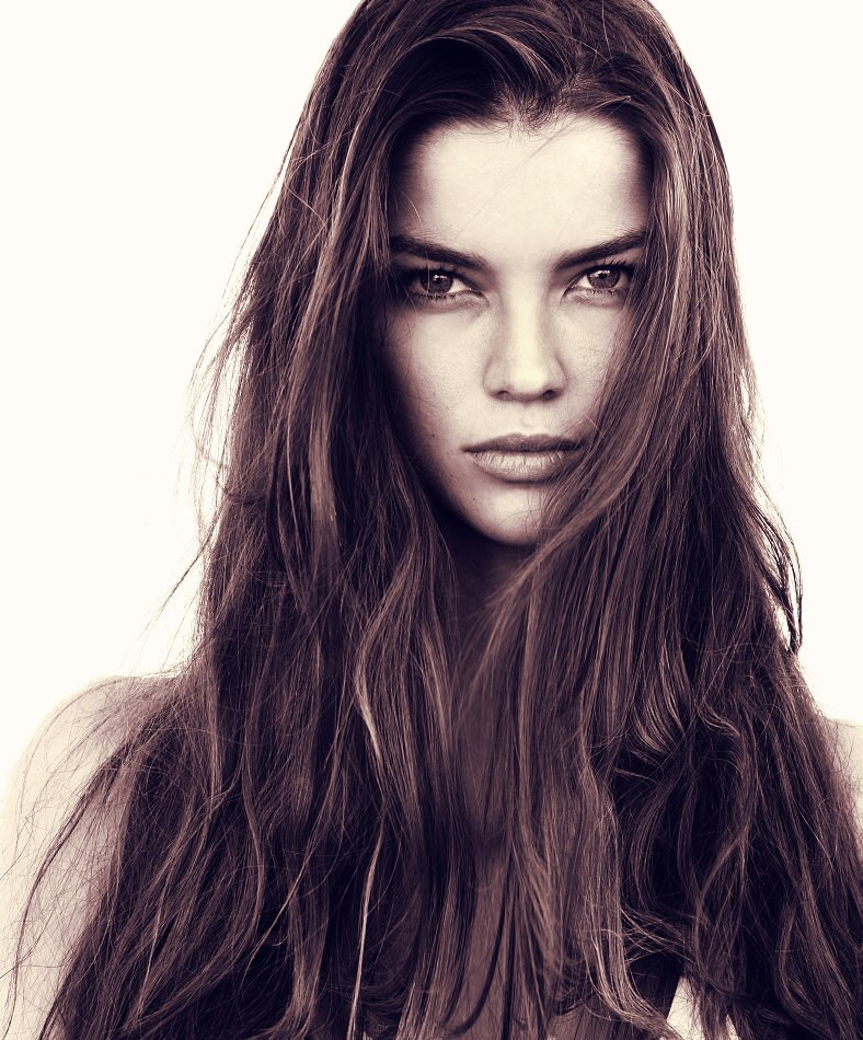 Photo of model Natasha Barnard - ID 394599