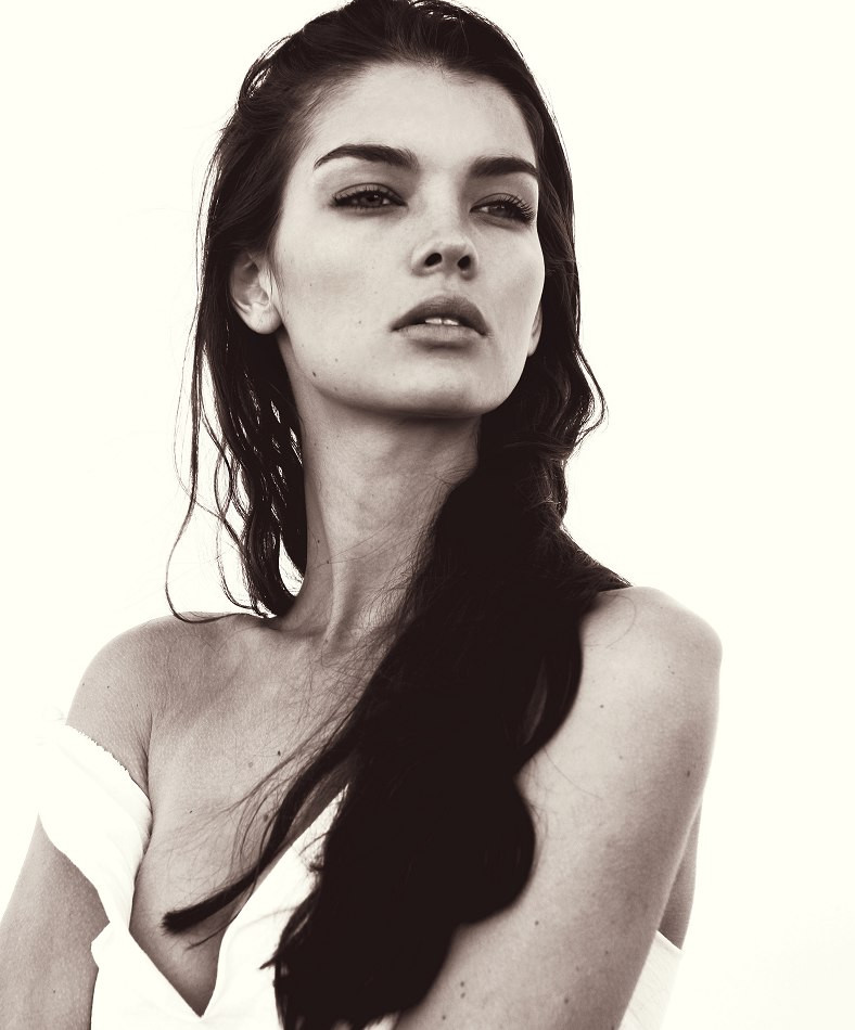 Photo of model Natasha Barnard - ID 394600