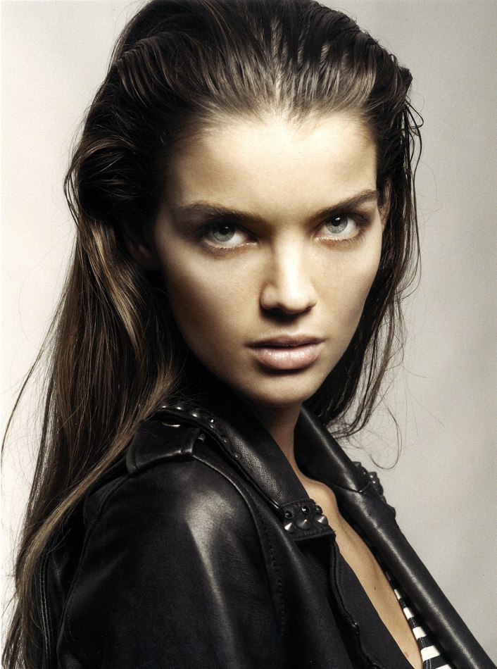Photo of model Natasha Barnard - ID 394603