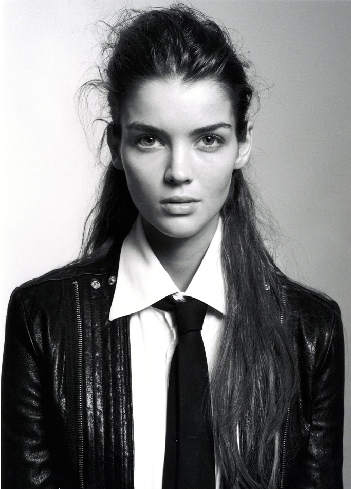 Photo of model Natasha Barnard - ID 394606