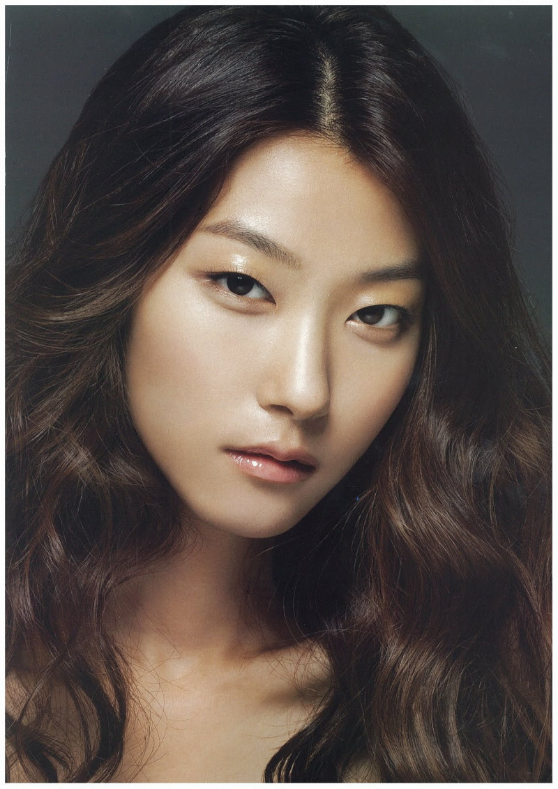 Photo of model Ji Hye Park - ID 369352