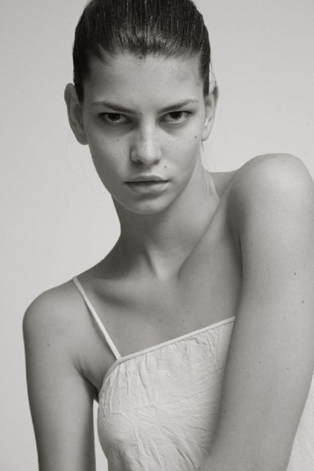 Photo of model Laura Giurcanu - ID 370114