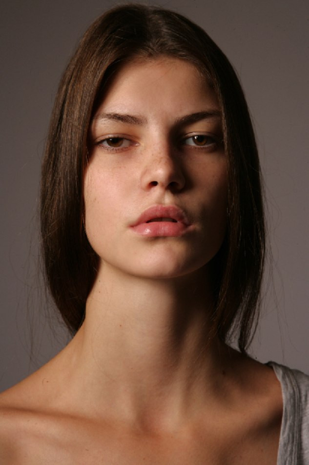 Photo of model Laura Giurcanu - ID 370115