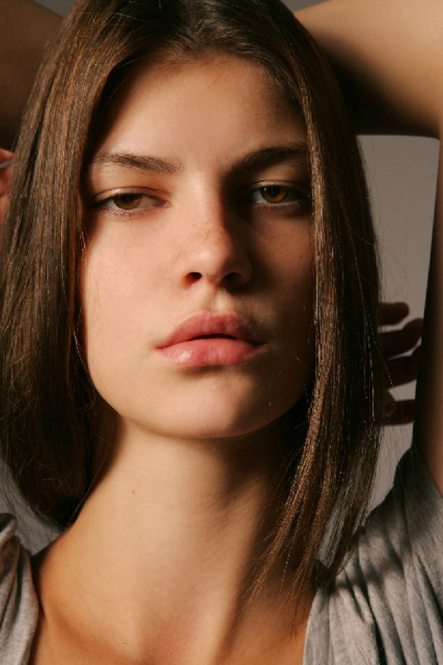 Photo of model Laura Giurcanu - ID 370117