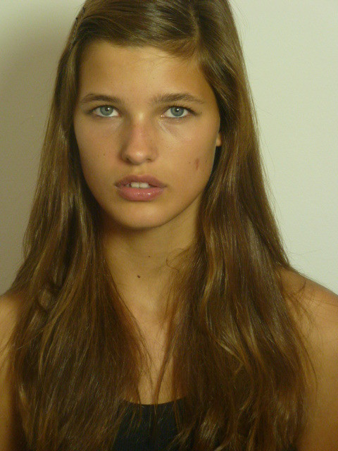 Photo of model Julia van Os - ID 370415