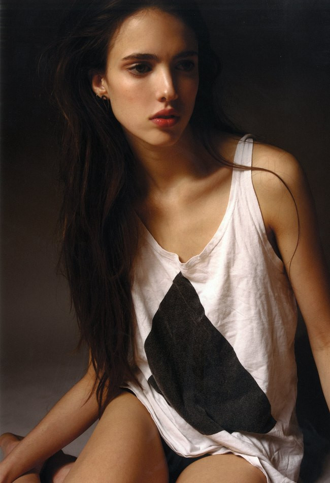 Photo of model Margaret Qualley - ID 373198
