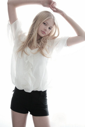 Photo of model Kristina Viktorija Gromovaite - ID 375838