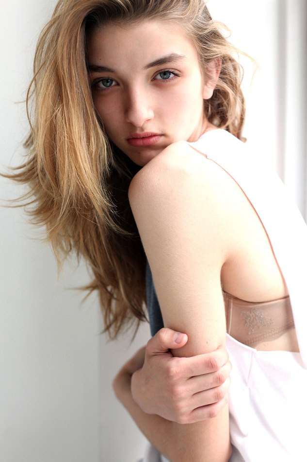 Photo of model Kate Howat - ID 377400