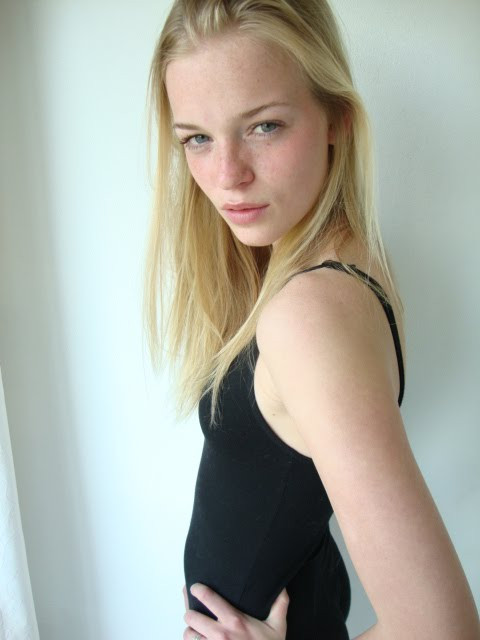 Photo of model Isabeau Hitijahubessy - ID 377613