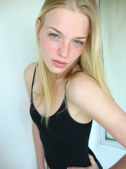 Photo of model Isabeau Hitijahubessy - ID 377616
