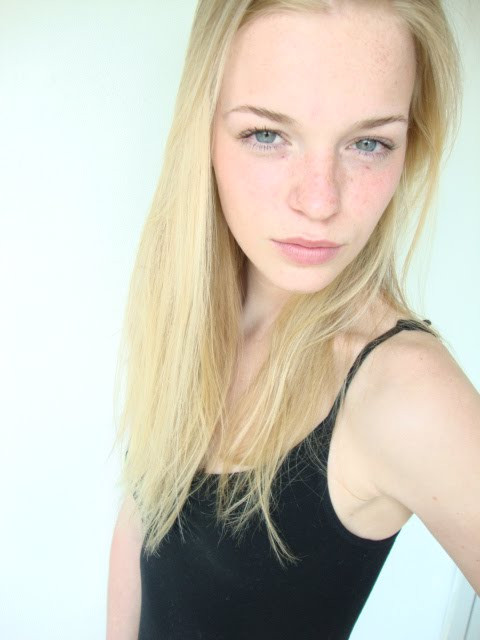 Photo of model Isabeau Hitijahubessy - ID 377617