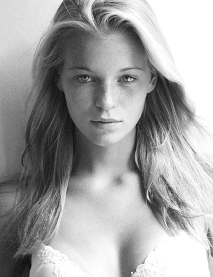 Photo of model Isabeau Hitijahubessy - ID 377618