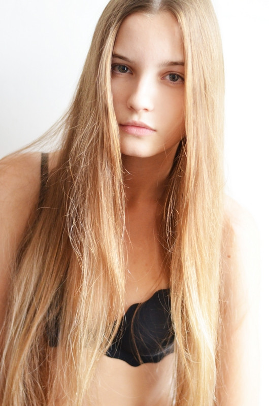 Masha model. Маша Ирисова. Девушка Маша волос.
