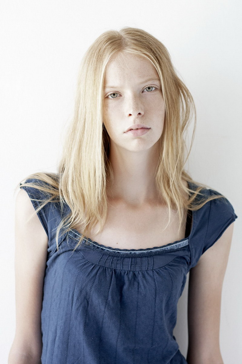 Photo of model Laura Pfeiffer - ID 381041