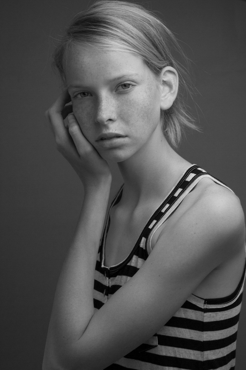 Photo of model Laura Pfeiffer - ID 381052